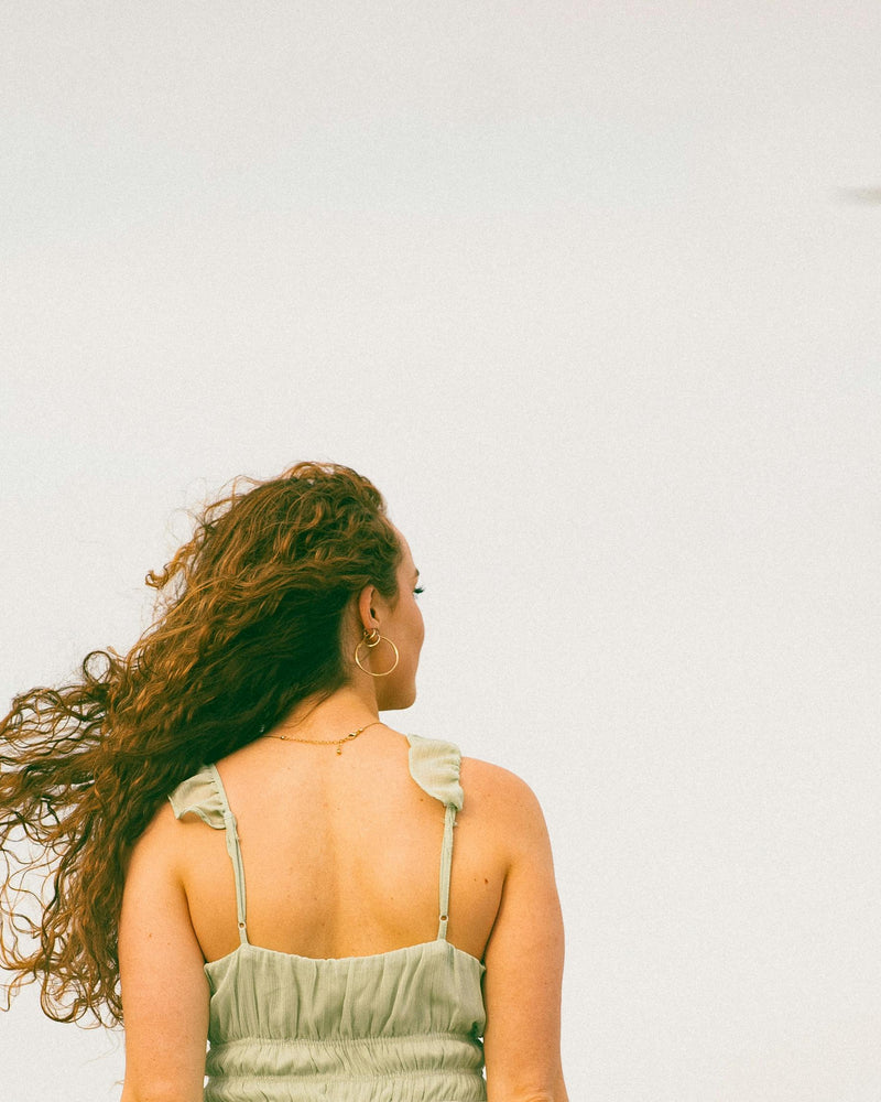 Jak pielęgnować włosy kręcone? Skuteczne kosmetyki z dobrymi składnikami